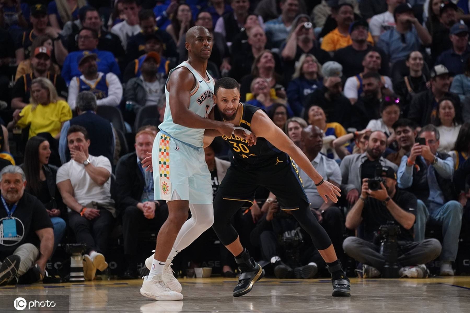 巴黎圣日耳曼vs巴塞罗那全场回放最新